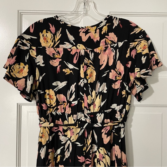 🎉HP🎉 Maternity Faux Wrap Maxi Dress - Picture 5 of 10